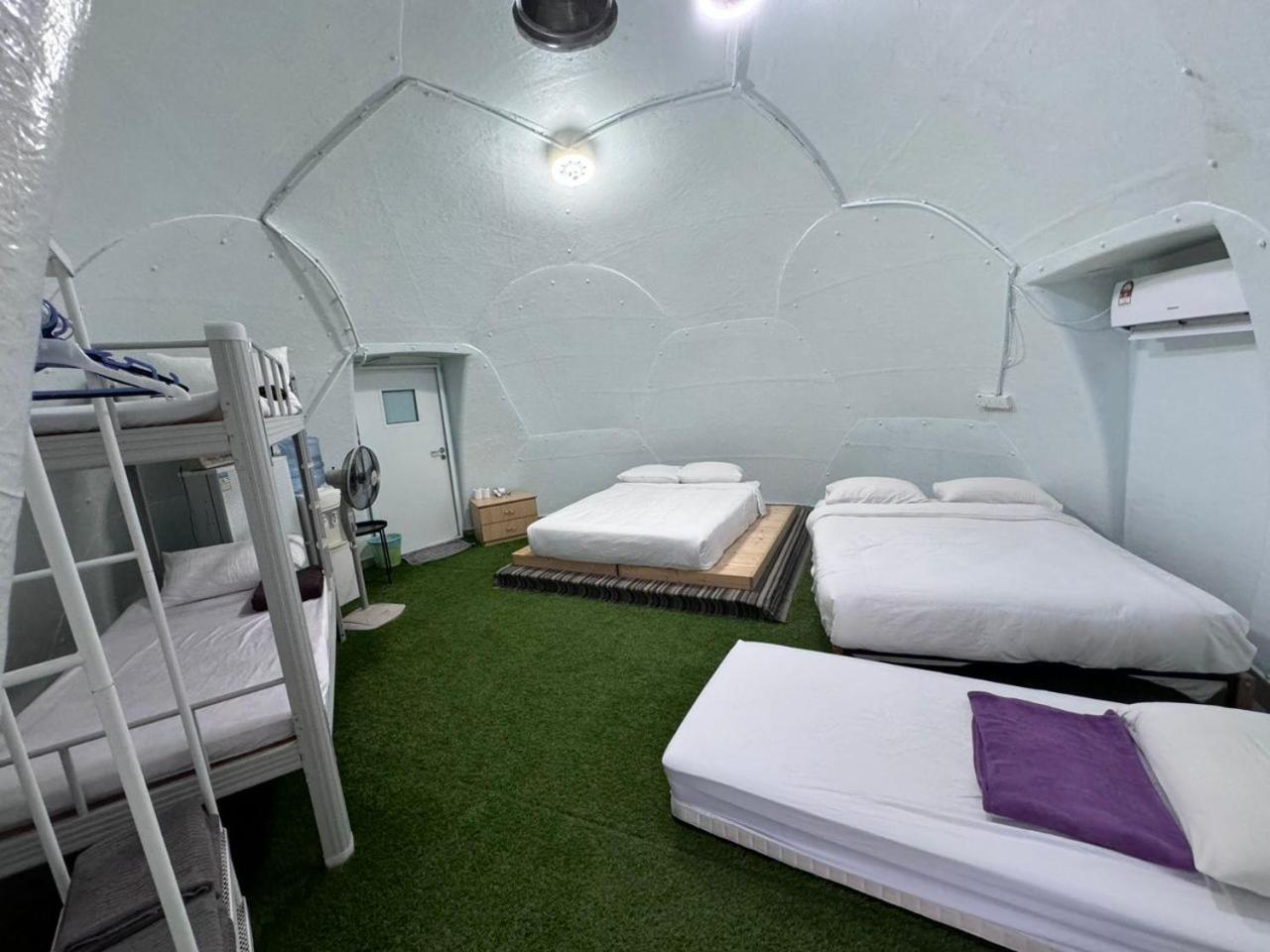 Genting Greenwoods Tiny Houses & Events Hall Dataran Tinggi Genting Bagian luar foto